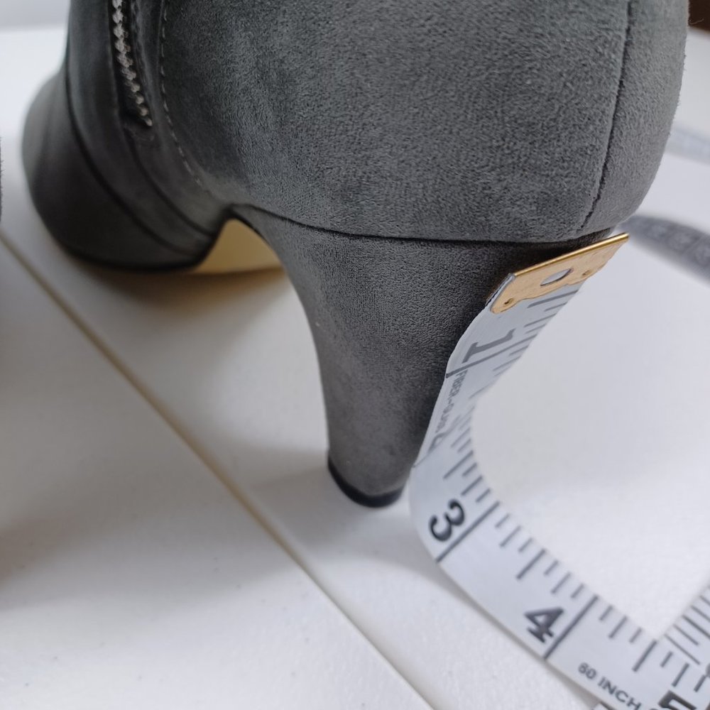 Women's Bella Vita Grey Knee High Heeled Boots sz 7.5 - Picture 9 of 10